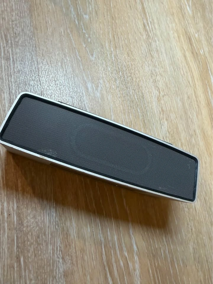 Bose SoundLink Mini Bluetooth Speaker - photo 4