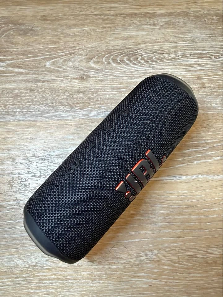 JBL Flip 6 Bluetooth Speaker