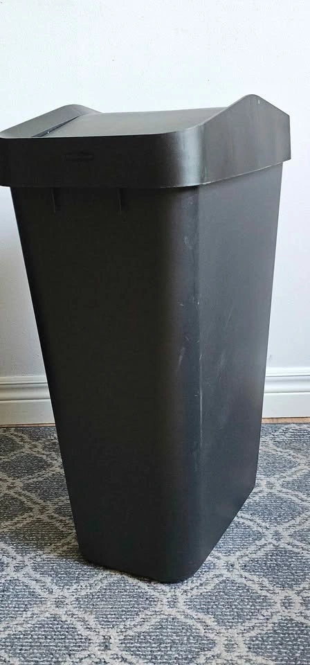 NEW Never used RUBBERMAID Swing-Top Garbage Can - Black, 46.2 L - photo 3