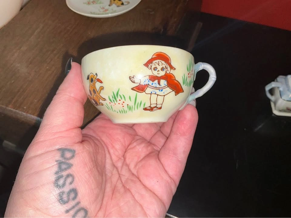 Vintage child’s porcelain tea set - photo 2