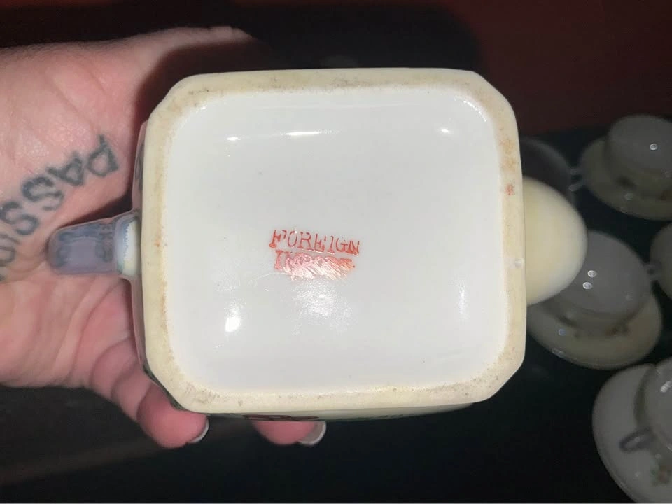 Vintage child’s porcelain tea set - photo 4
