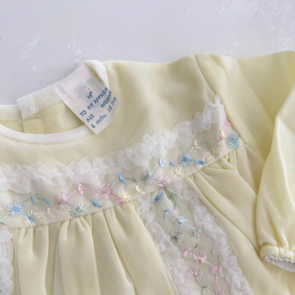 Vintage Pale Yellow Baby Girl Dresses (Size 6M/18 lbs) - photo 5