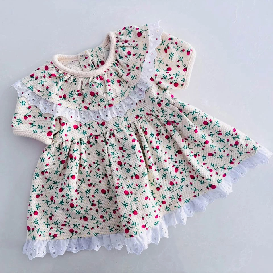 Vintage Cottagecore Dress w/ Strawberry Print (Size 3-6M)