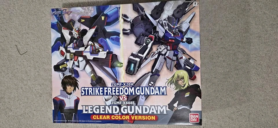 Bandai Gundam Strike Freedom vs Legend Clear Color 1/100