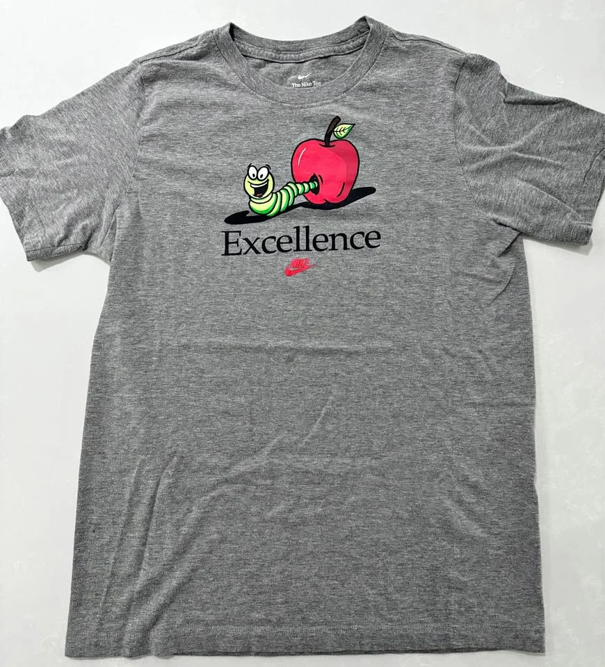 NIKE Excellence Graphic Tee In Grey (Youth Size XL)