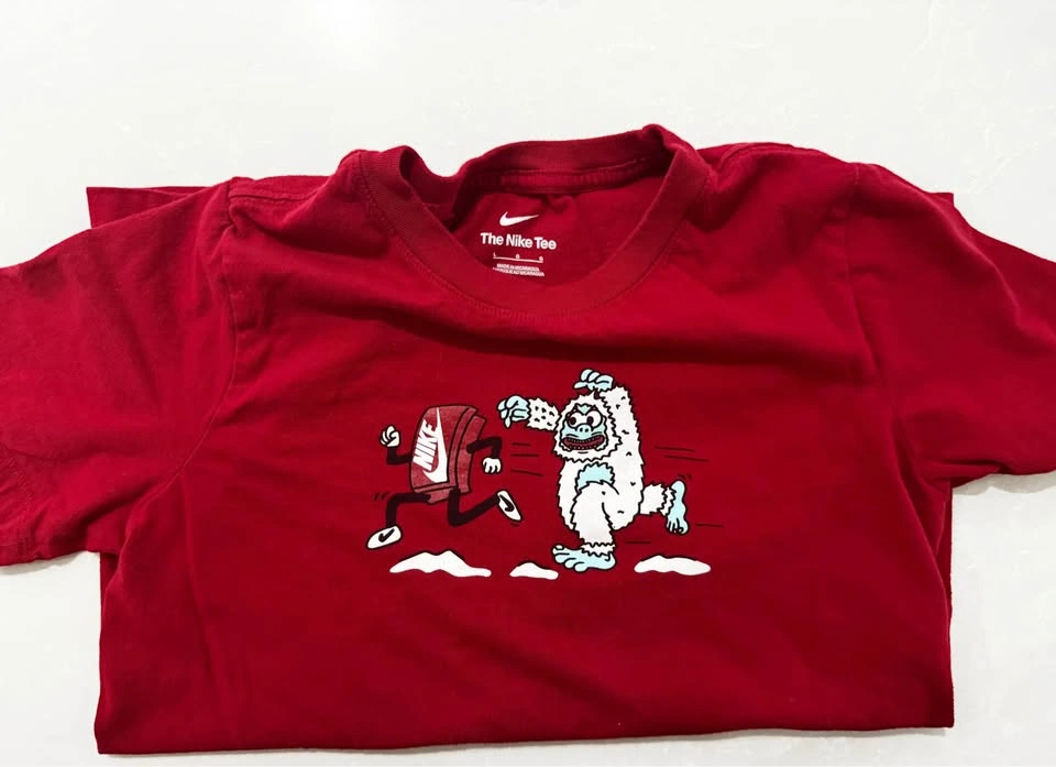 NIKE Cartoon Yeti Red Graphic Tee (Youth Size L) - photo 2