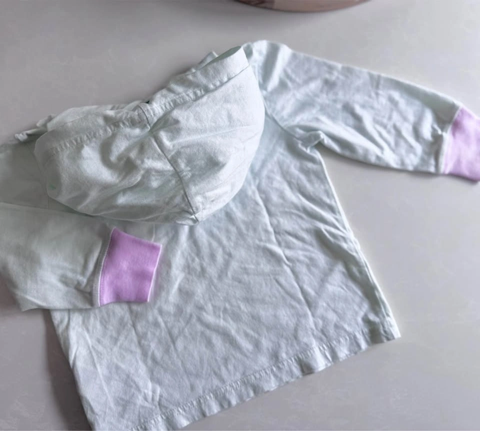 Roots Kids Long Sleeve w/ Hoodie (Size 2T) - photo 2