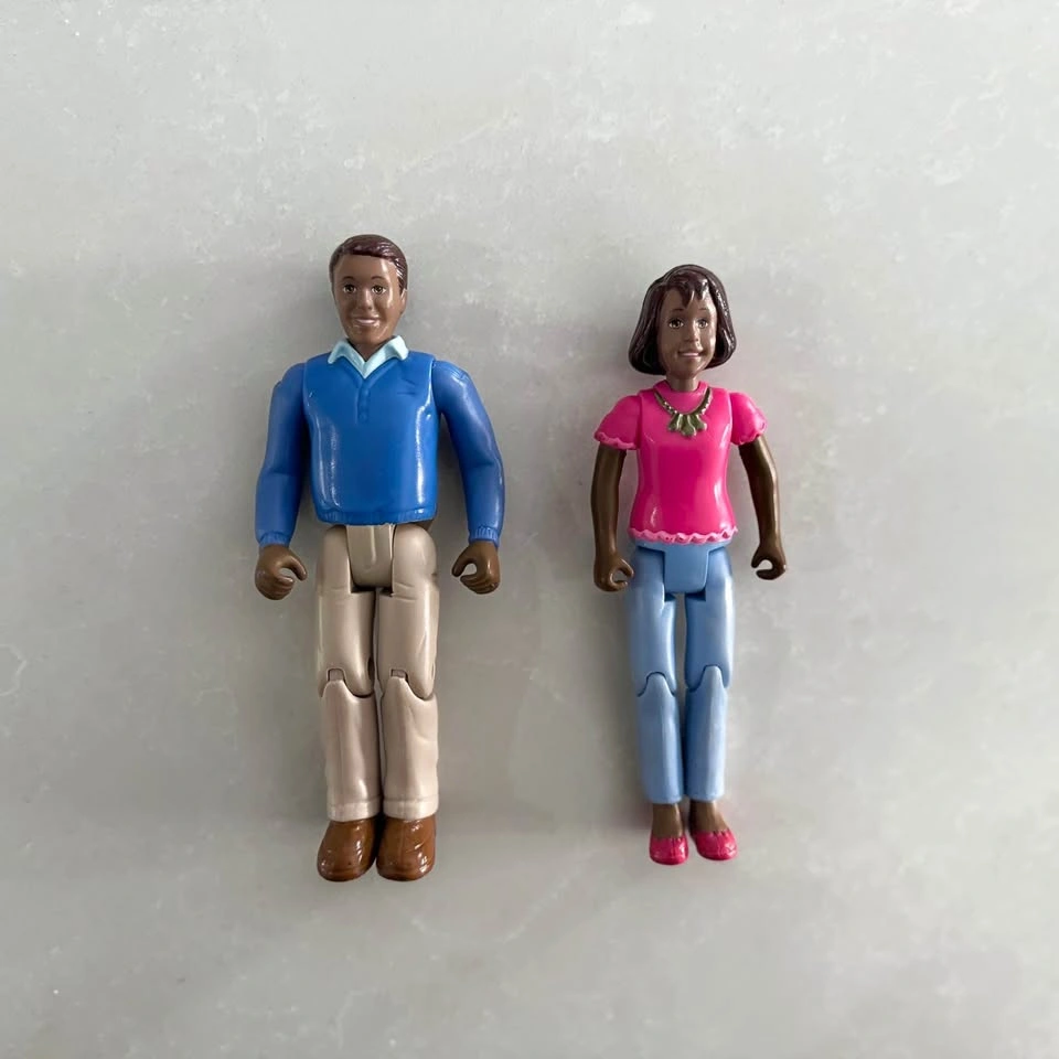 Toys "R" Us "You & Me Happy Together" Dollhouse Mom & Dad Figuri