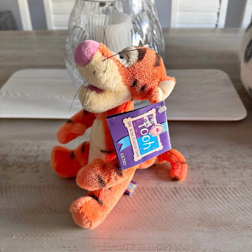 Vintage Disney Classic Winnie the Pooh Tigger 8" Plush Toy
