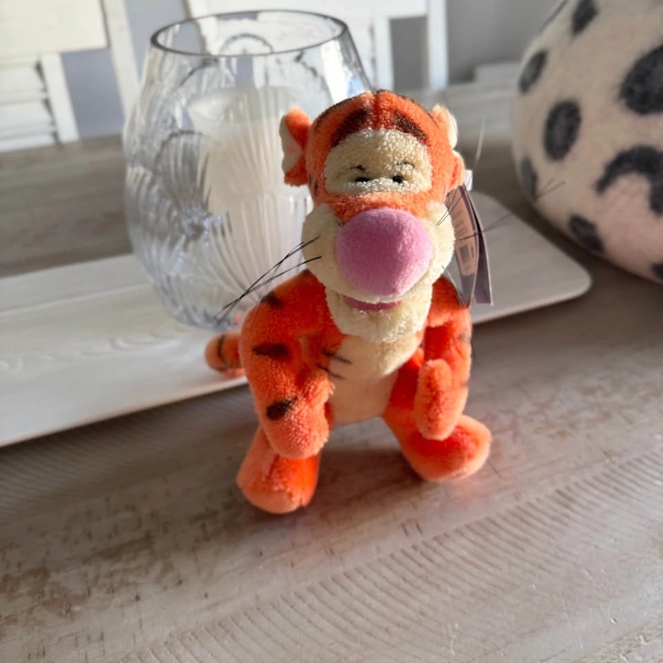 Vintage Disney Classic Winnie the Pooh Tigger 8" Plush Toy - photo 3
