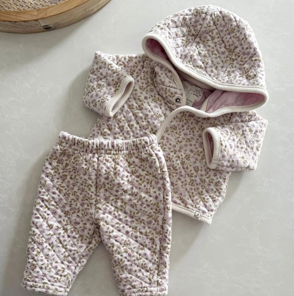 Carter’s Organic Little Planet Cardigan & Pants Set (Size Newbor