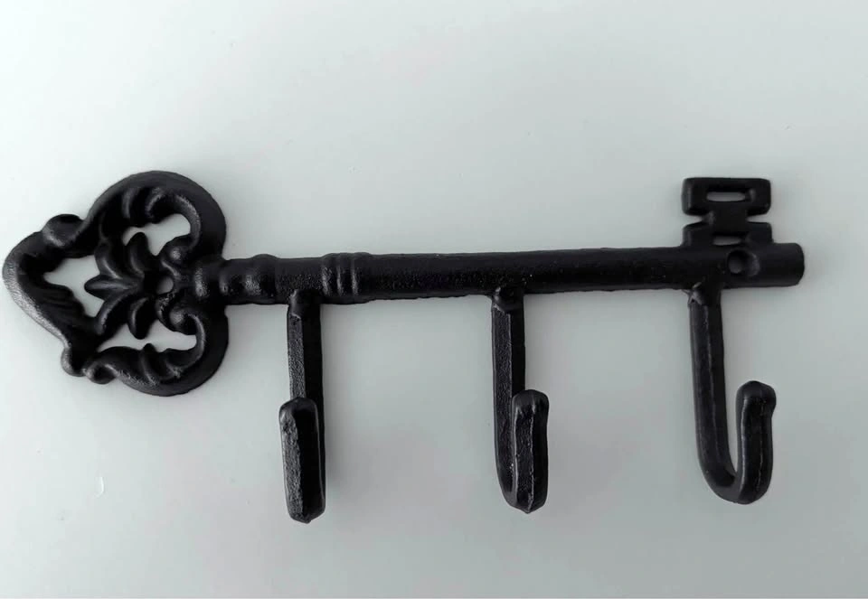 Rustic Cast Iron Skeleton Key Hook Hanger