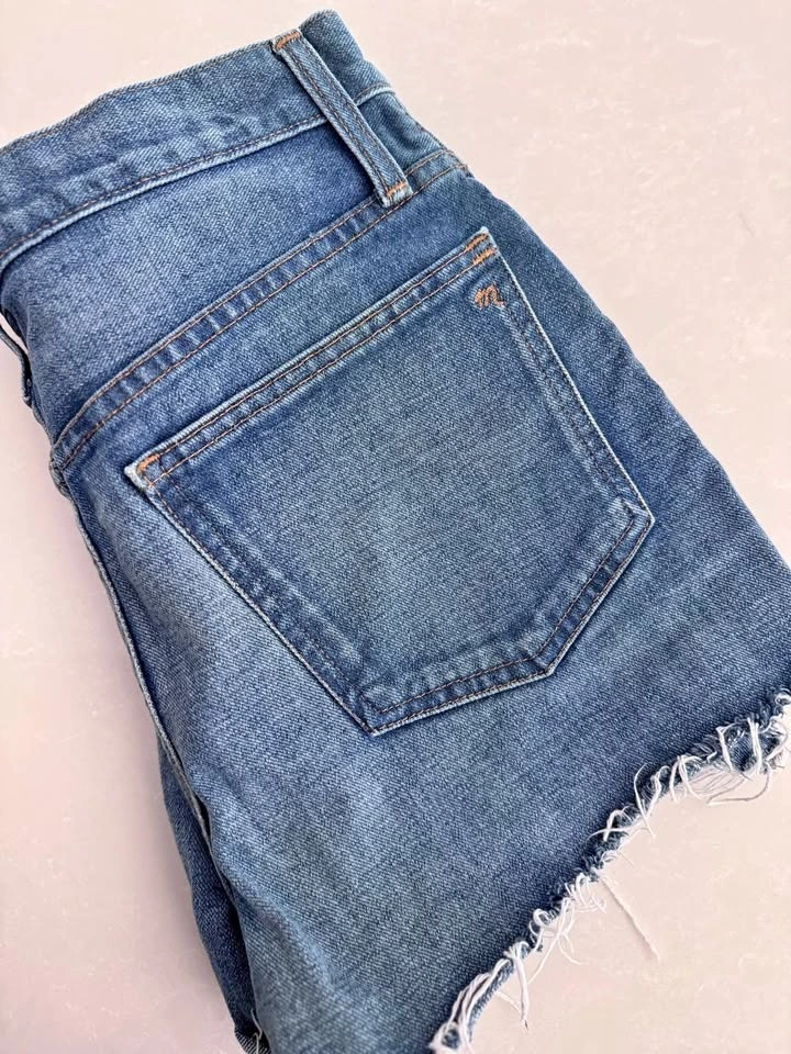 Madewell The Perfect Jean Short (Size 28)