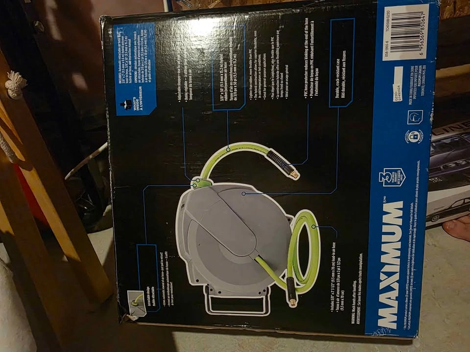 Maximum 50', 3/8 air compressor hose on reel - photo 3