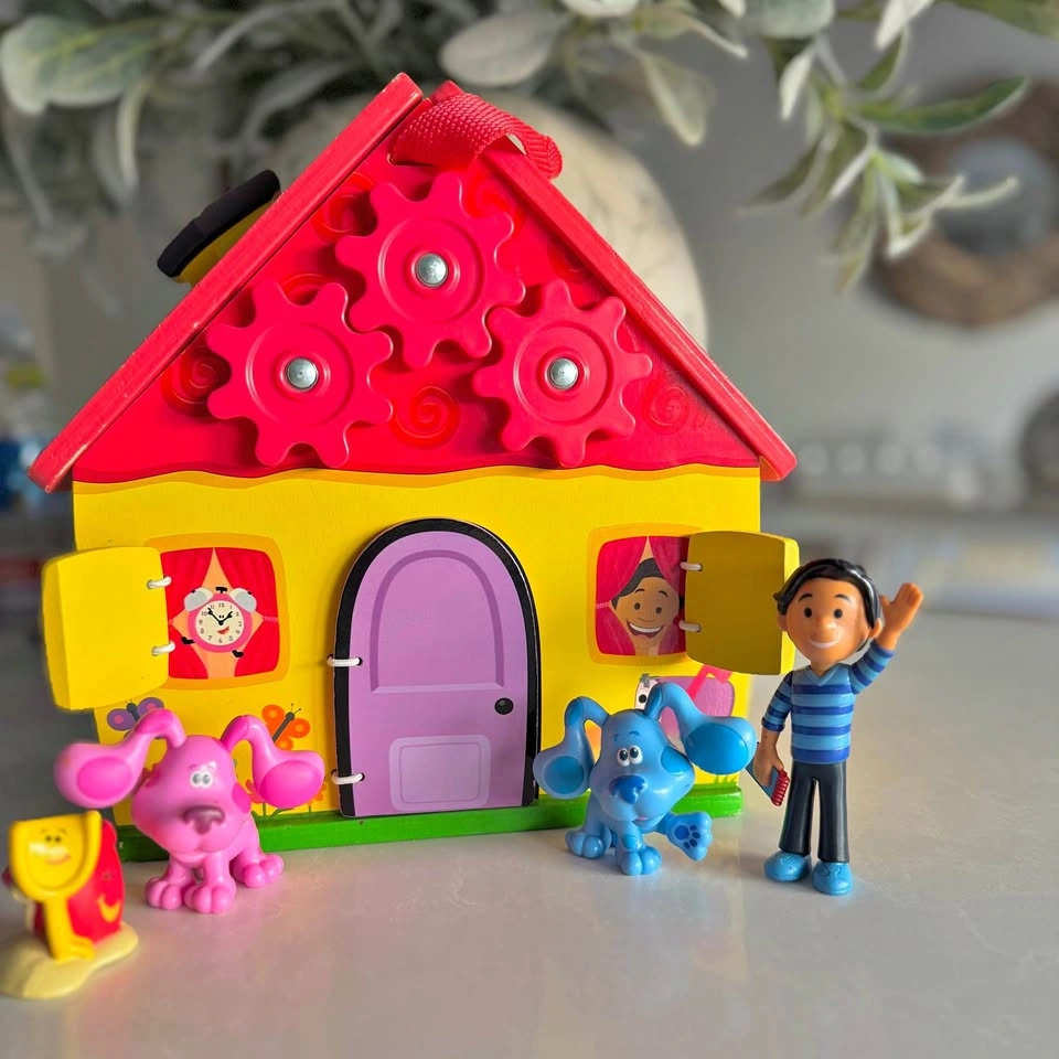 Blue's Clues and You! Wooden Take-Along House Play Set