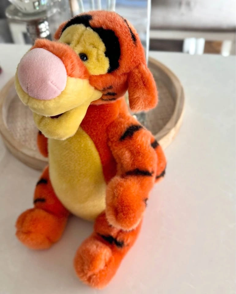 Disney Store Exclusive Winnie The Pooh Tigger Soft Plush 13”