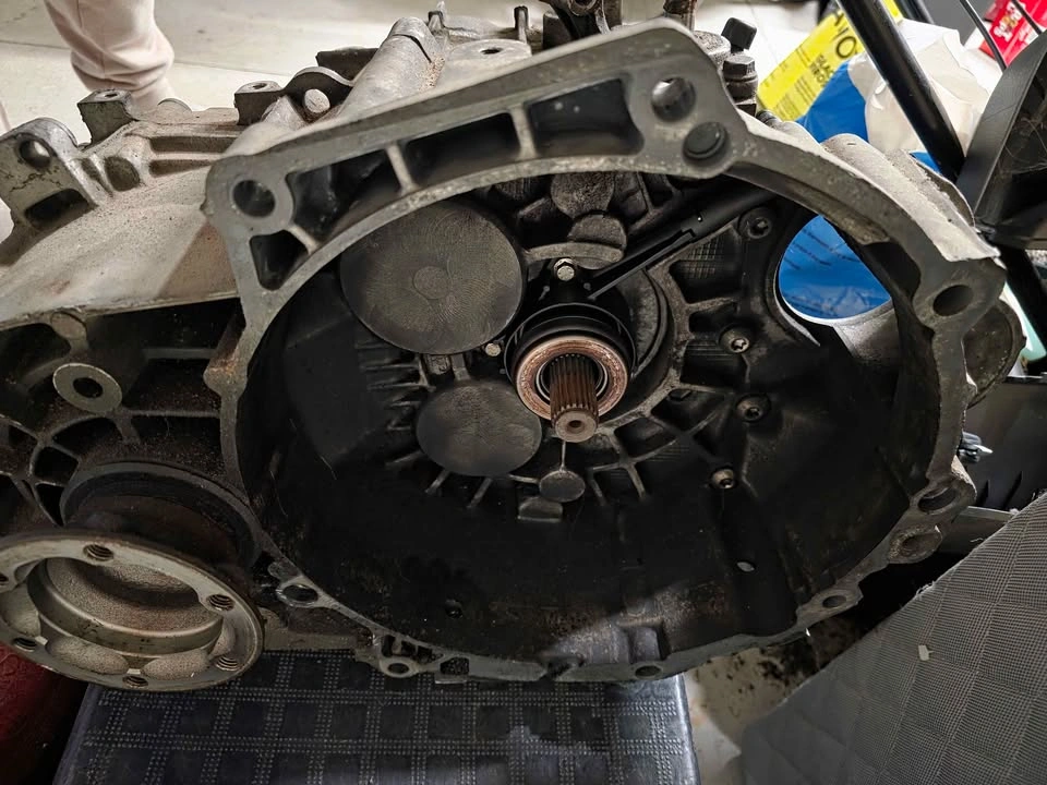 02Q 2017 VW Golf GTI Transmission - photo 4