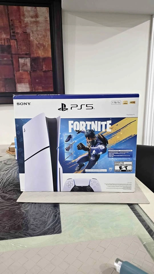 PlayStation 5 Disc Edition - Fortnite Flowering Chaos Bundle