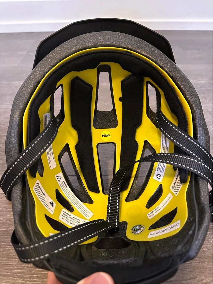 2 Bike Helmets – Decathlon + Freetown Lumière 3 (MIPS) - photo 5