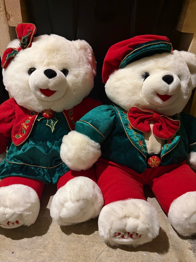 Vintage 2001 Holiday Christmas Bear Pair