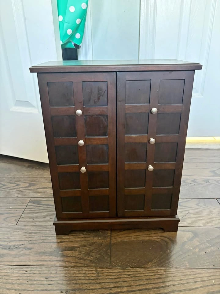 Jewelry box