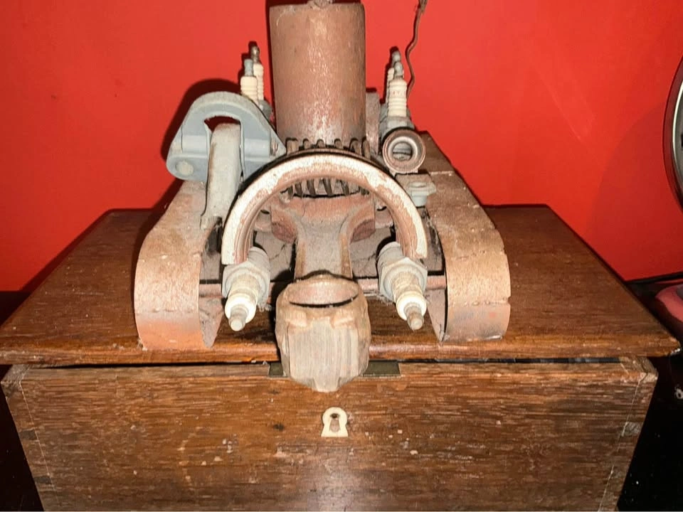 Rusted steel and spark plug tank - photo 2