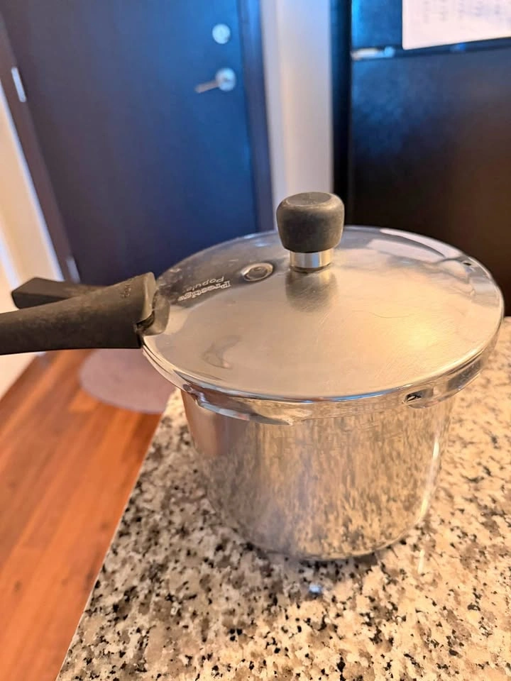 Prestige Steel cooker