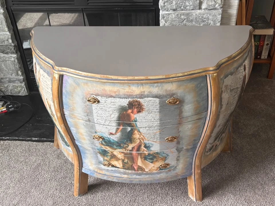 Small one of a kind dresser - photo 3