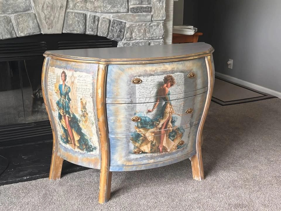 Small one of a kind dresser - photo 4