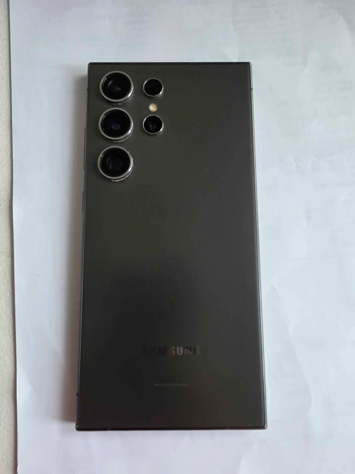 Samsung Galaxy S24 Ultra - photo 2