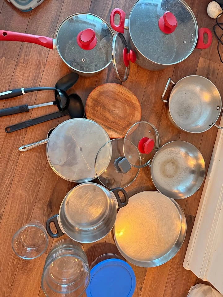 Assorted kitchenware set and pots
