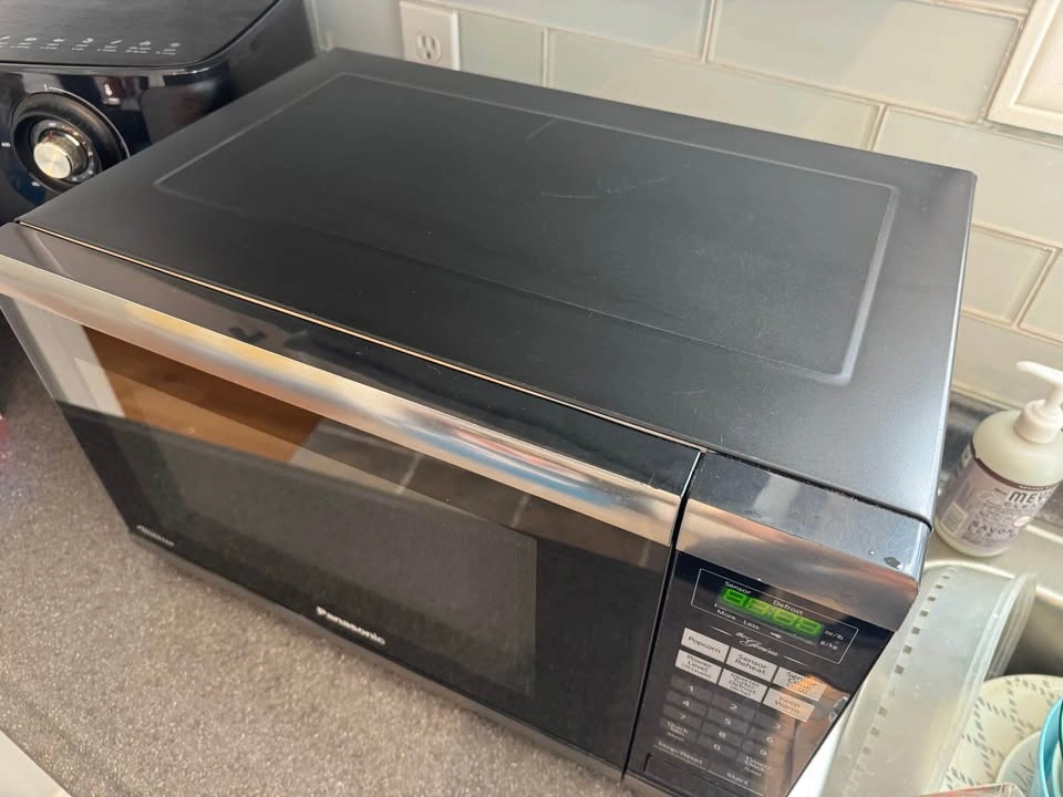 Panasonic Microwave - photo 2