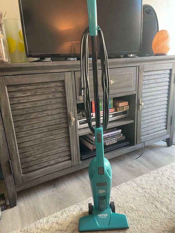 Dirt Devil — Versa Clean (very lightweight) - photo 2