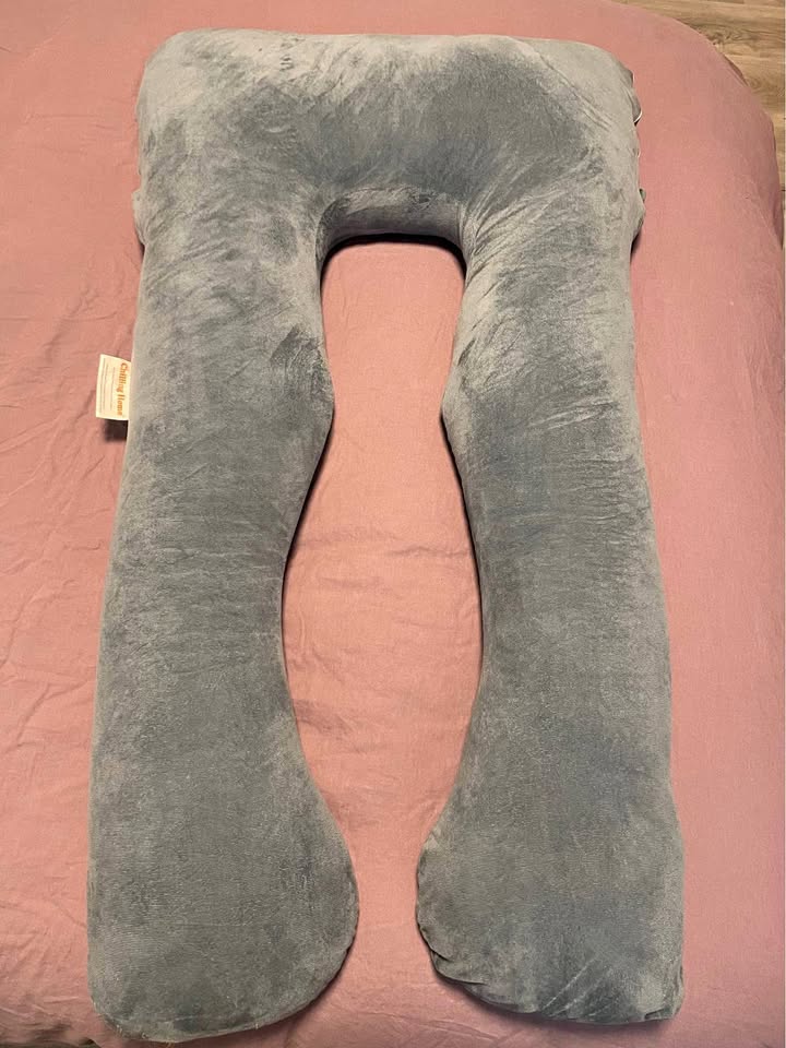 Body pillow / Pregnancy pillow