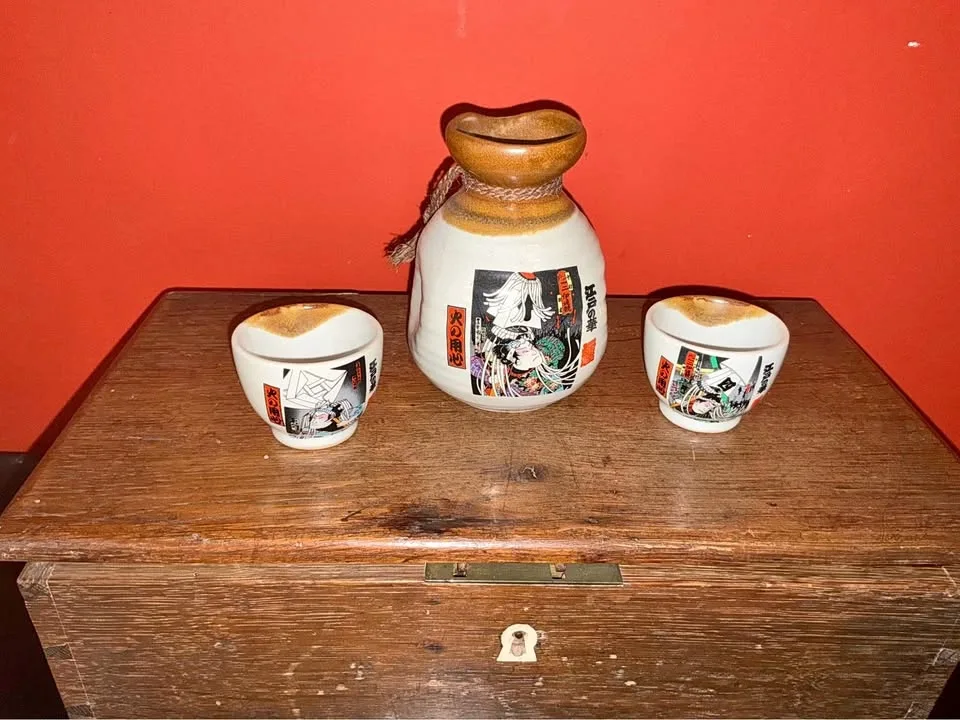Mid-to-late 20th century Japanese-style ceramic sake set
