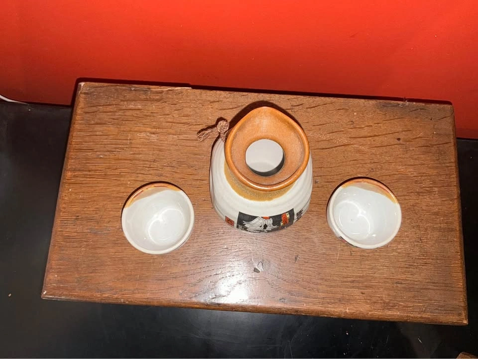 Mid-to-late 20th century Japanese-style ceramic sake set - photo 2