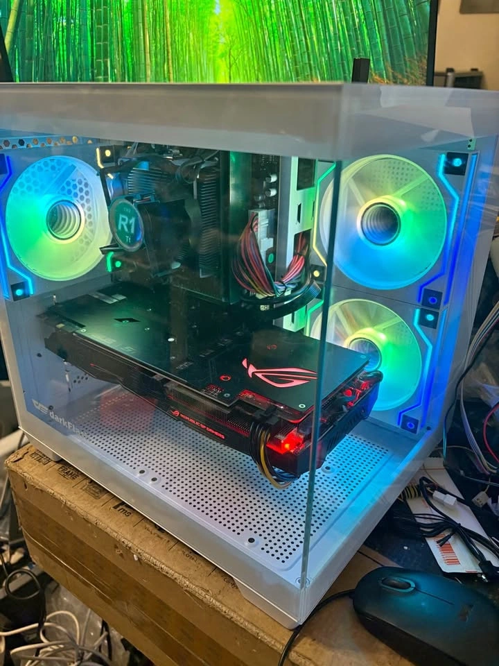 Ryzen 7 1700, 20GB RAM, 250GB SSD, GTX 1070 8GB PC