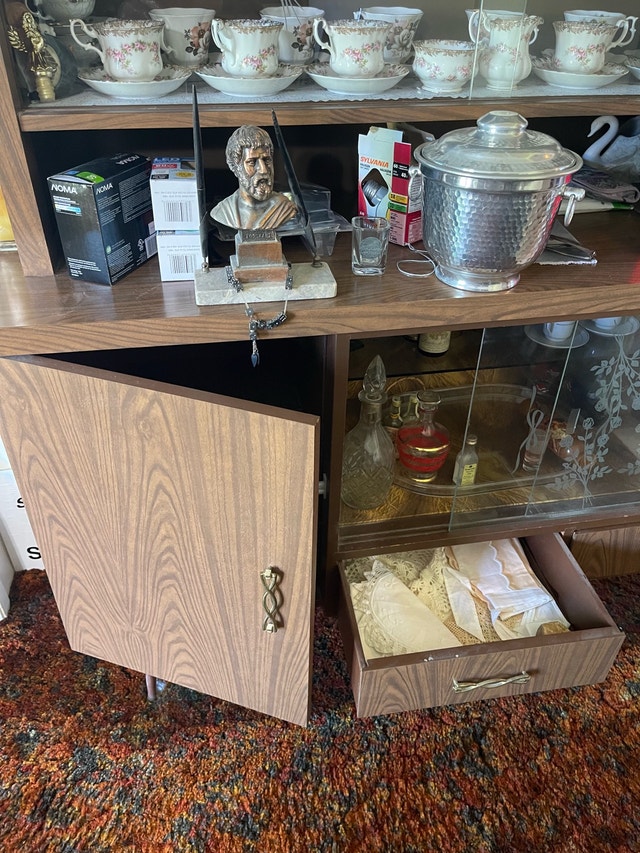 Vintage hutch - photo 2