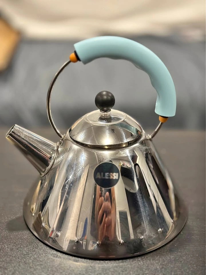 Alessi Stainless Steel Designer Tea Kettle – Michael Graves Desi