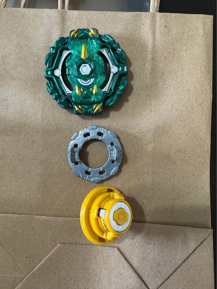 Poison cyclops c5 (Hasbro) bayblade - photo 4