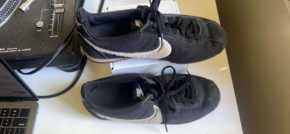 Size 7.5 Nike Cortez - photo 2