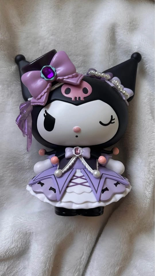 Sanrio Kuromi Rose Party Figure - photo 2