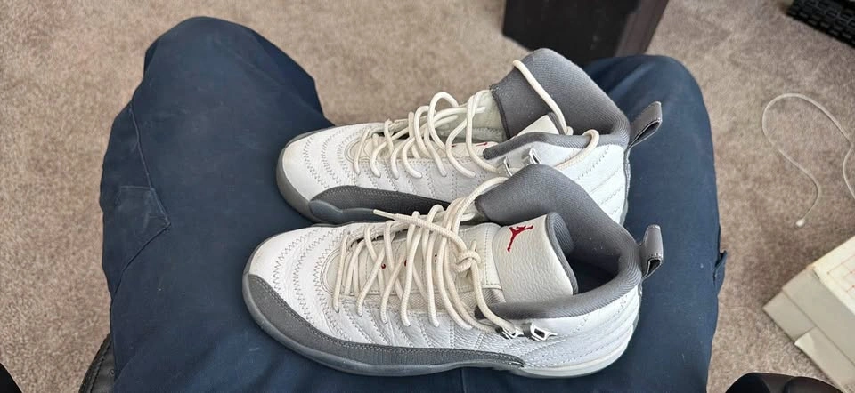 JORDAN RETRO 12s