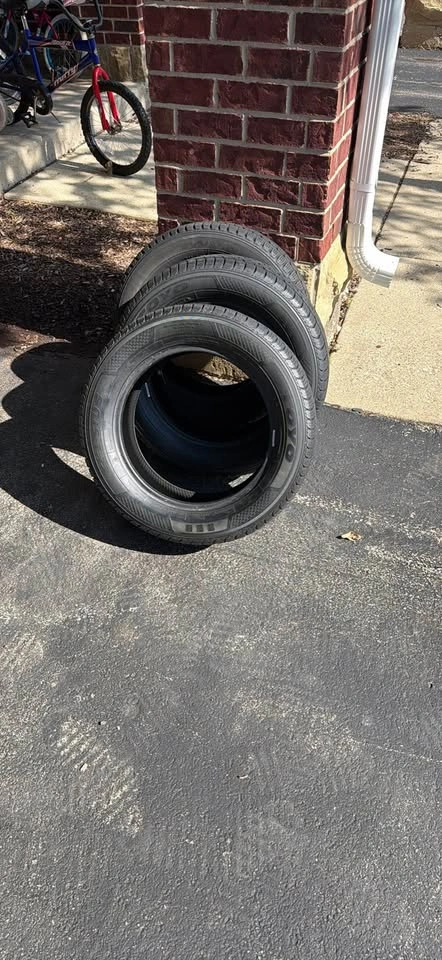 USED TIRES - photo 2