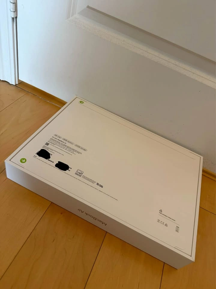 Brand new 15” MacBook Air M5 - photo 3