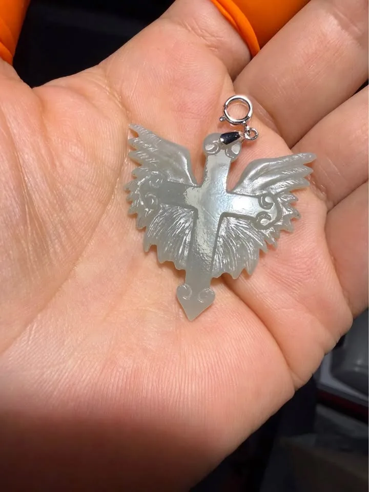 Hand-Craved Jade Pendant image indicator(5)