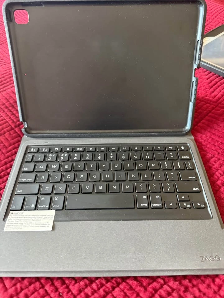 ZAGG Rugged Messenger Folio Wireless Keyboard and Case for iPad - photo 2