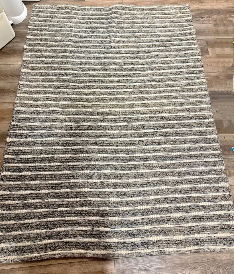 textured area rug