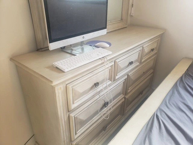 King Bedroom Set with Mattress & Box Spring - photo 4
