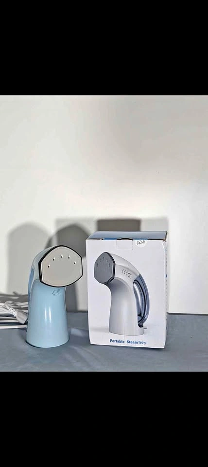 Mini Handheld Clothes Steamer, 250ml Detachable Water Tank